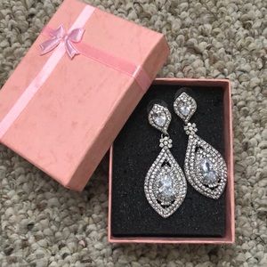 NIB gorgeous wedding teardrop earrings!